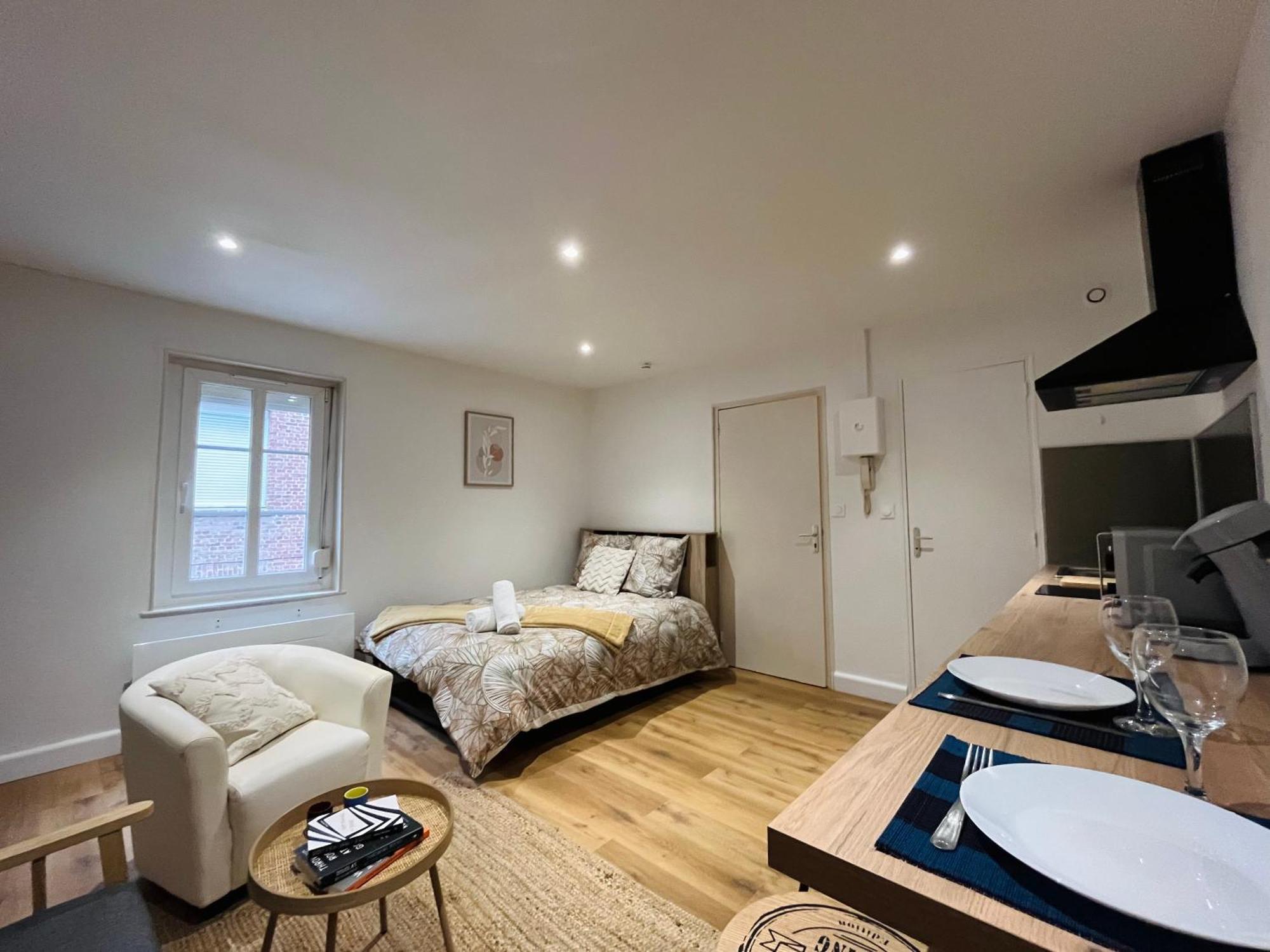 La Ruche Arrageoise - Parking Gratuit - Cozy - Grand Lit - Long Sejour Apartment Арас Екстериор снимка