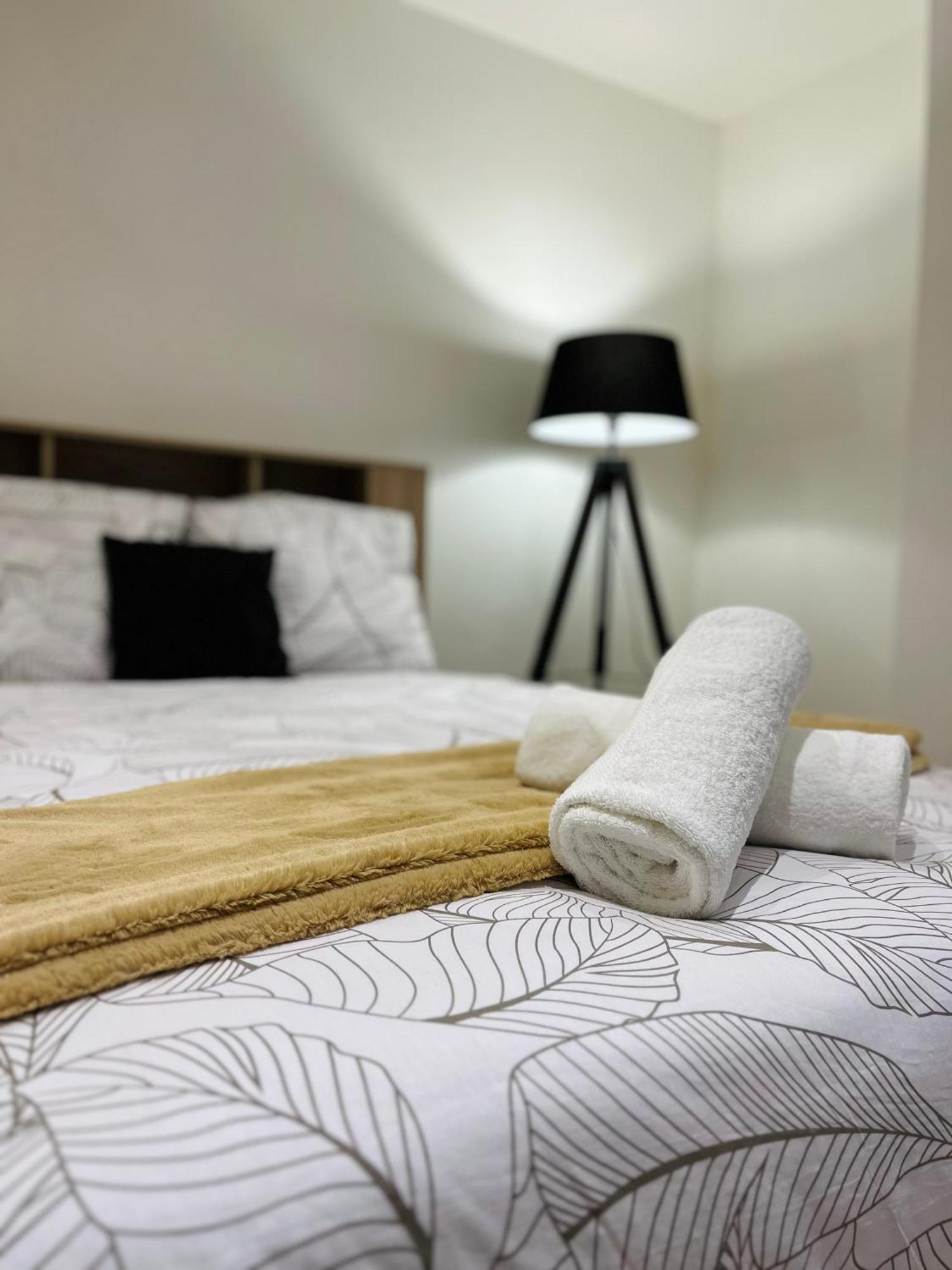 La Ruche Arrageoise - Parking Gratuit - Cozy - Grand Lit - Long Sejour Apartment Арас Екстериор снимка
