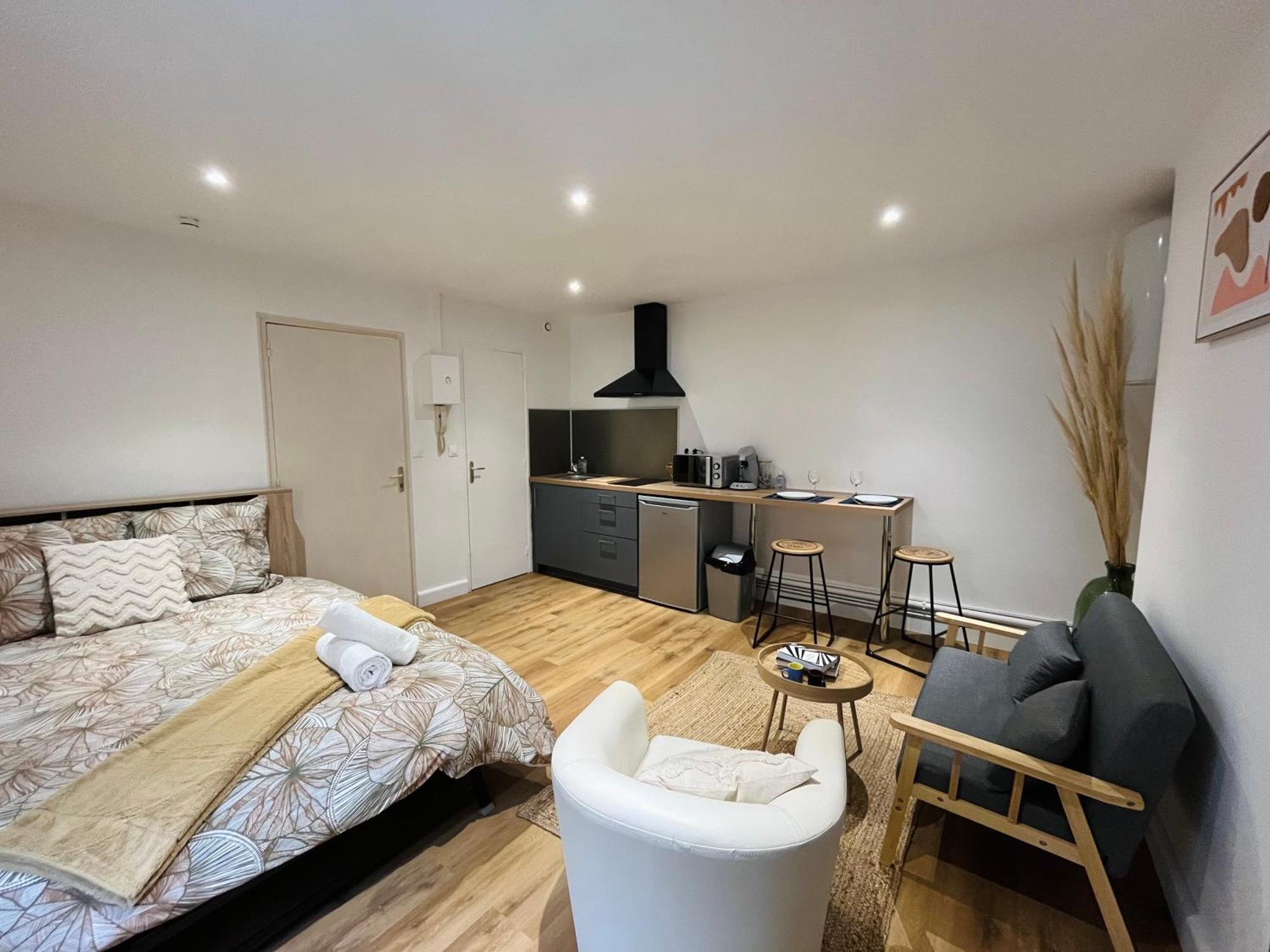 La Ruche Arrageoise - Parking Gratuit - Cozy - Grand Lit - Long Sejour Apartment Арас Екстериор снимка